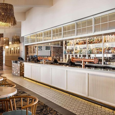 The Beachcomber Hotel & Resort, Ascend Hotel Collection Toukley Exterior foto The bar at the River Cottage Cafe