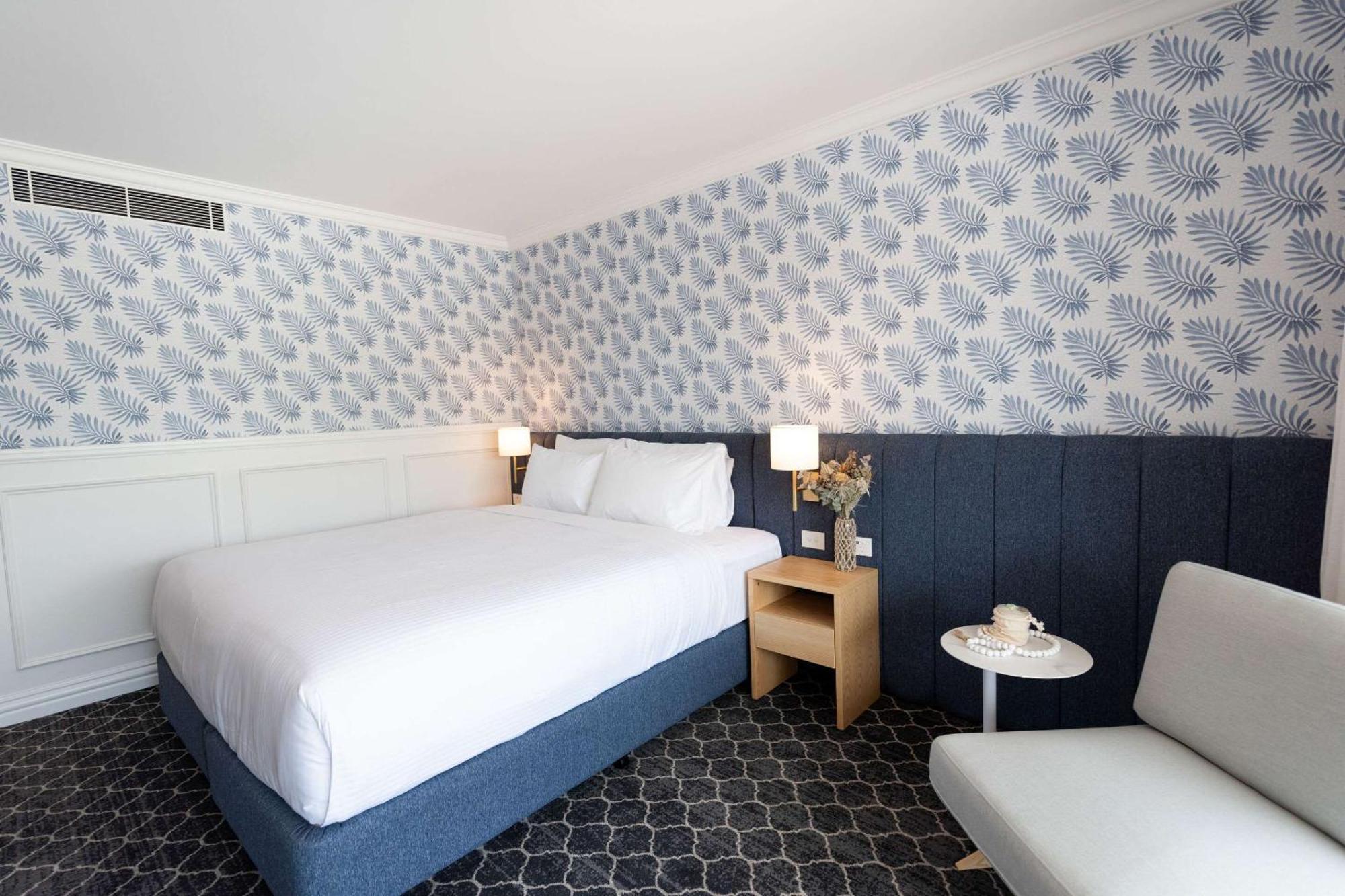 The Beachcomber Hotel & Resort, Ascend Hotel Collection Toukley Exterior foto A room at the Hotel Zags