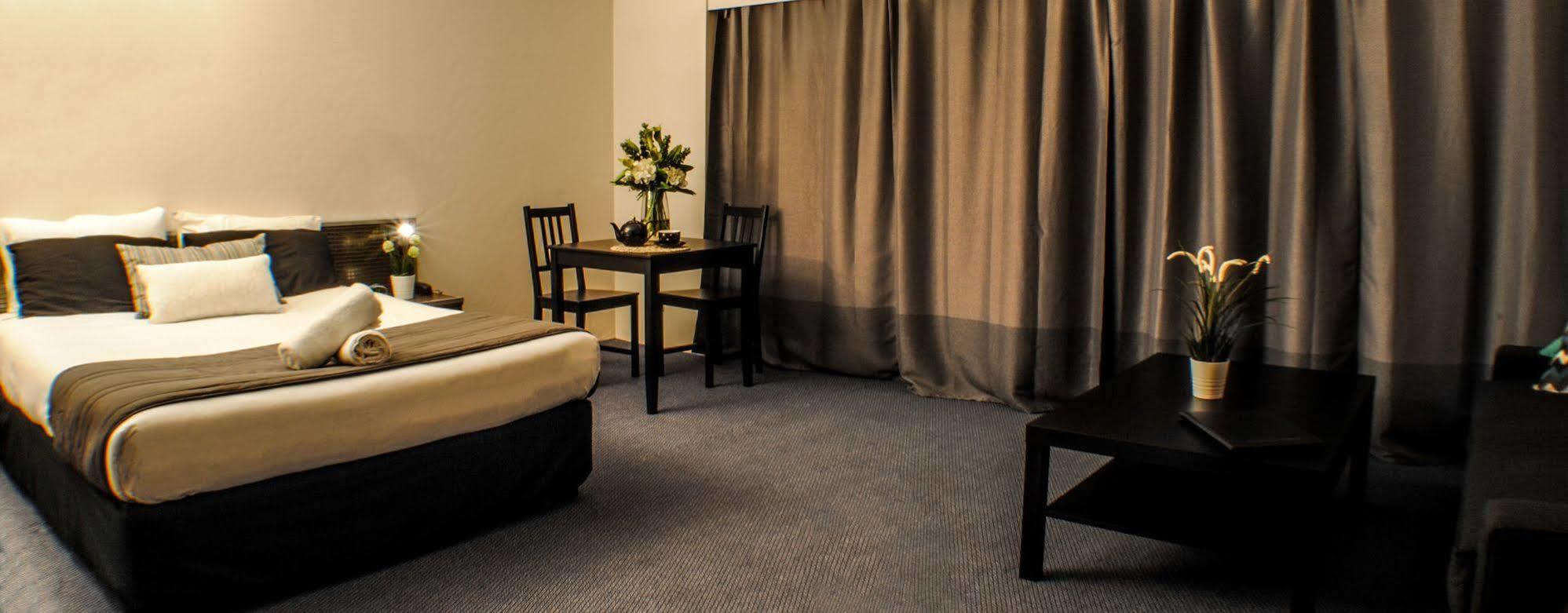 The Beachcomber Hotel & Resort, Ascend Hotel Collection Toukley Exterior foto A room at the hotel