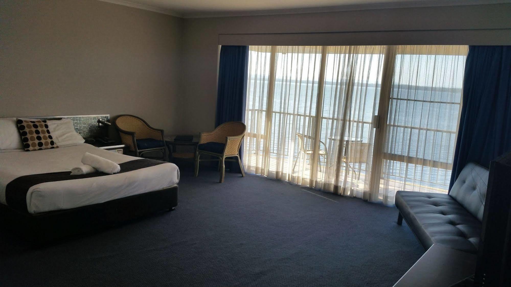 The Beachcomber Hotel & Resort, Ascend Hotel Collection Toukley Exterior foto A room at the hotel